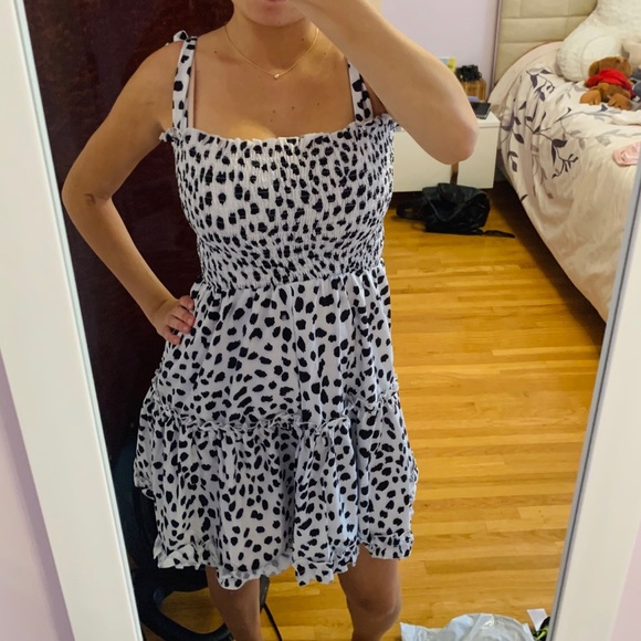 Stunning sundress ☀️ - Picture 2 of 5